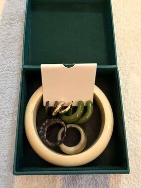 GAP Green Hoop Earrings Set
